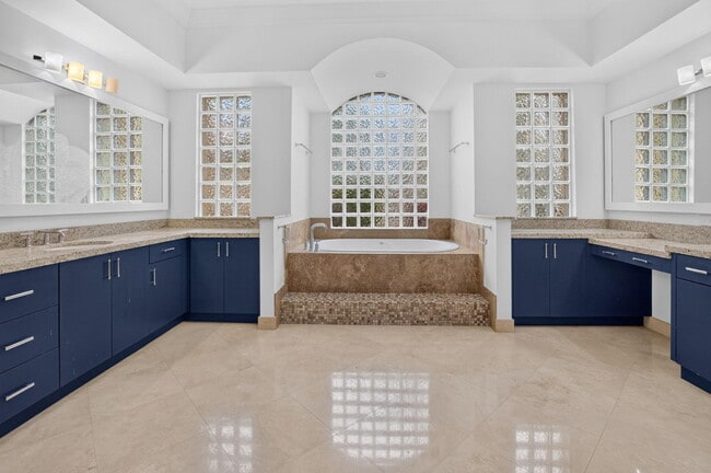 Building Photo - 9511 Savona Winds Dr