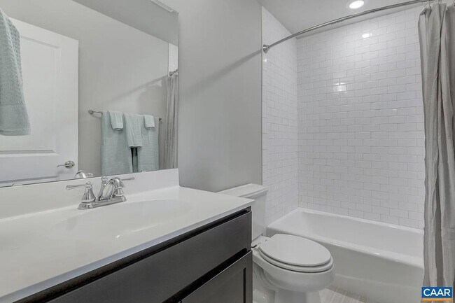 Building Photo - Upscale living in this beautiful model home in Old Trail - 4BR, 3.5 Ba