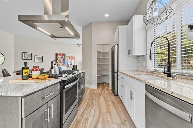 Building Photo - 5609 Tura Ln