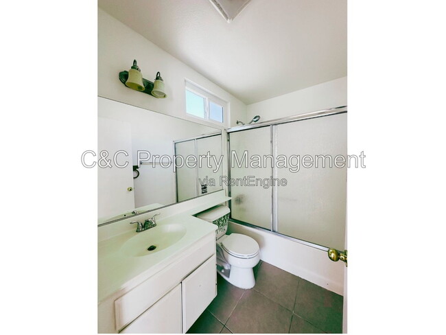 Building Photo - 17944 Kendall Cir