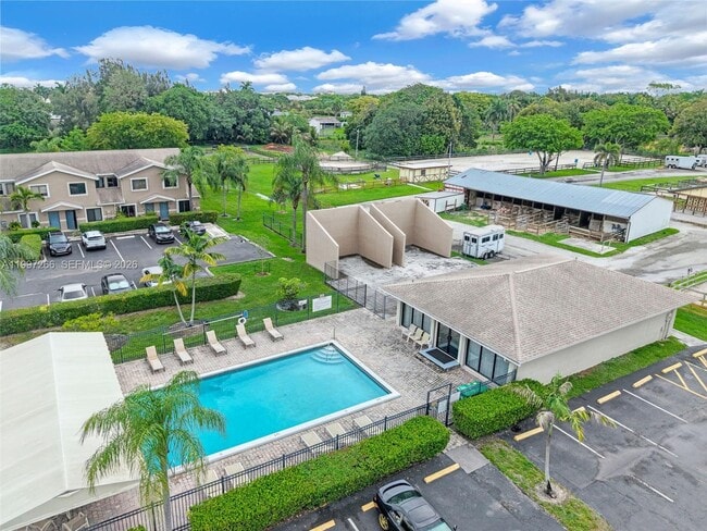 Building Photo - 4930 S University Dr