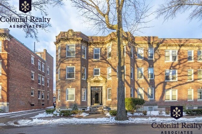 Primary Photo - 73 Thatcher St
