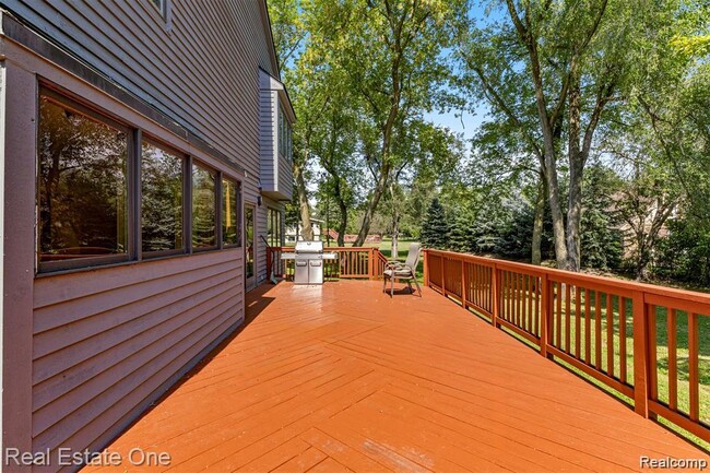 Building Photo - 18990 Beck Rd