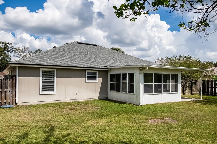 Building Photo - 3001 Golden Pond Blvd
