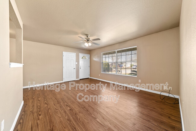 Building Photo - 1222 W Thorain Blvd