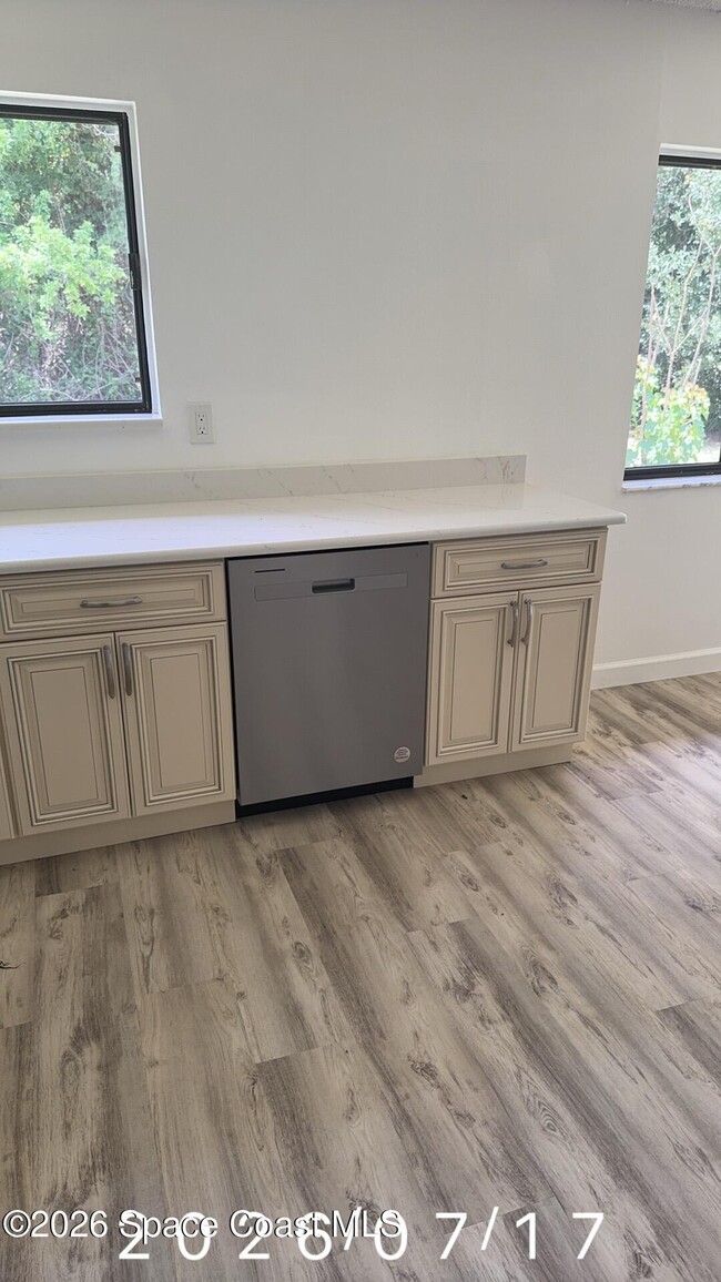 Building Photo - 1418 Paley Cir SE