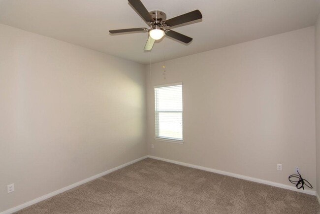 Building Photo - 649 Donegal Ln