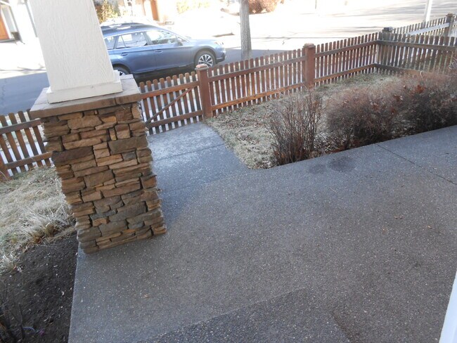 Building Photo - 61746 Darla Pl