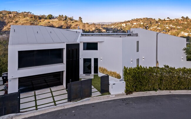 Building Photo - 7567 Hermes Dr