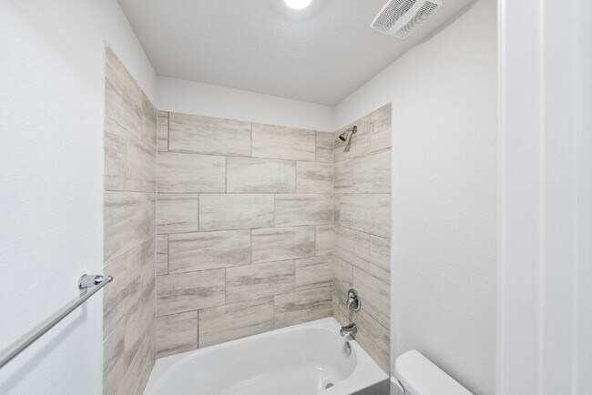 Building Photo - Spacious 5-Bedroom Rental on Oversized Cor...