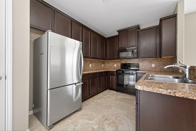 Building Photo - 17110 Amarose Dr