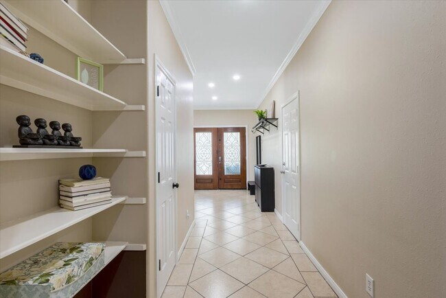 Building Photo - 5343 Oak Cove Dr