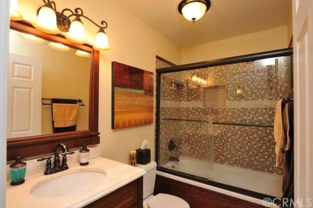 Building Photo - 3 Lakepines-