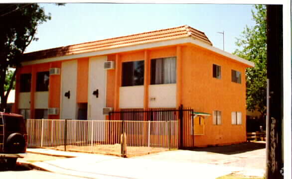 Building Photo - 8935 Langdon Ave