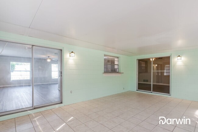Building Photo - 1556 East Blvd