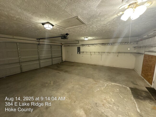 Building Photo - 384 E Lake Ridge Rd