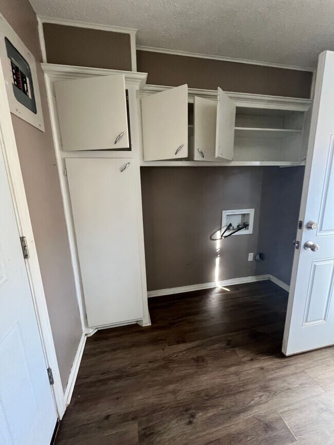 Building Photo - 1622 58th St