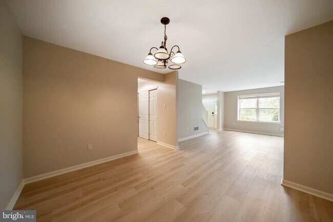 Building Photo - 249 Flagstone Rd