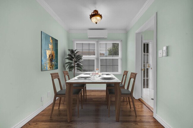 Building Photo - 1701 Stearns Dr, Apt 1