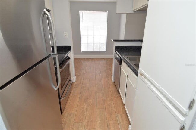 Building Photo - 8722 Mallard Reserve Dr