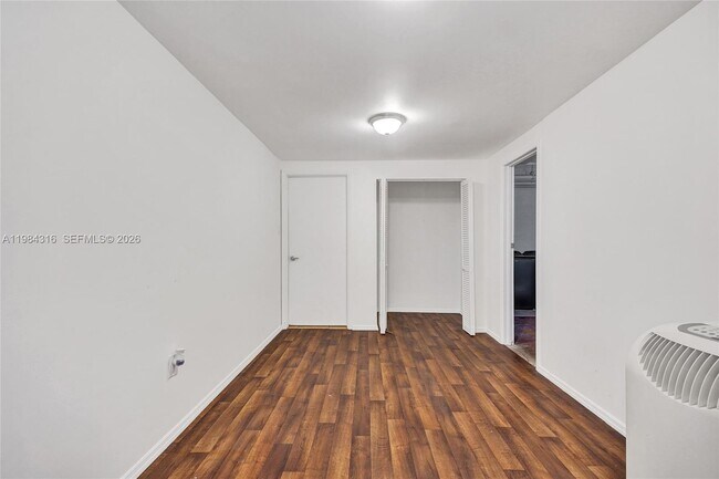 Building Photo - 10065 Bay Harbor Terrace