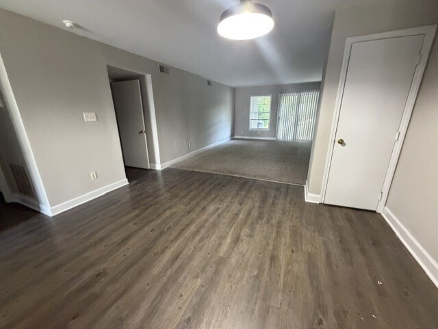 Building Photo - 2500 Avent Ferry Rd