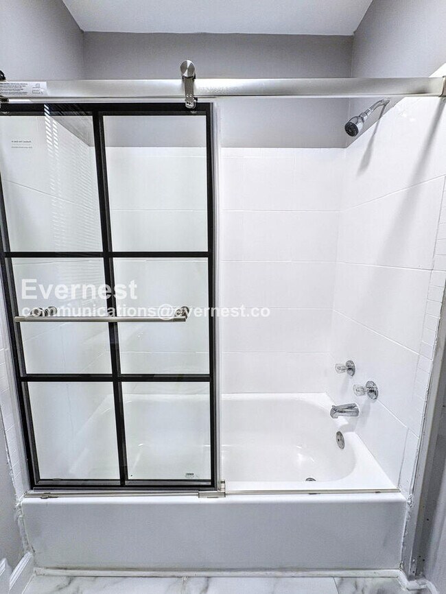 Building Photo - 1134 Myrtle Ave