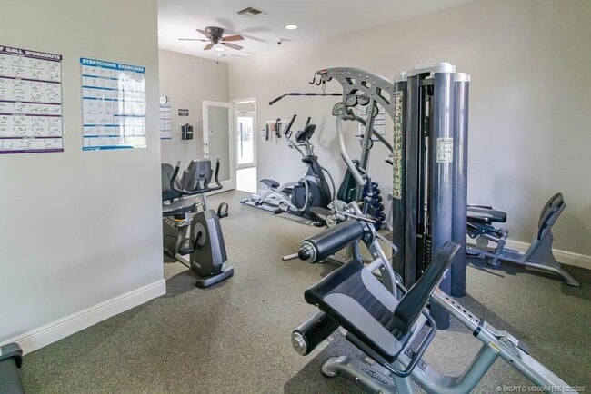 Building Photo - 356 SE Bloxham Way