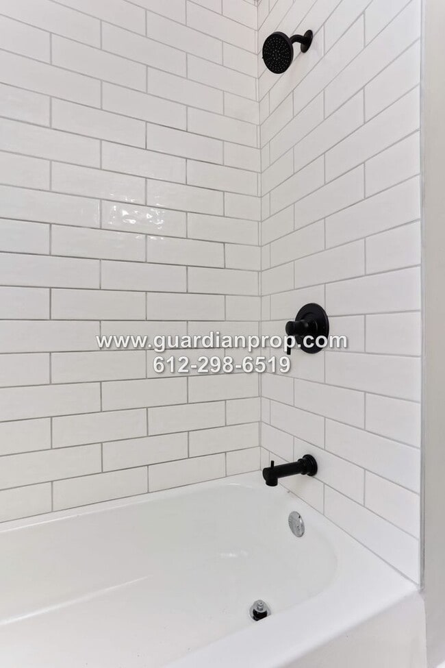 Building Photo - House Available August 1, HW Floors & Buil...