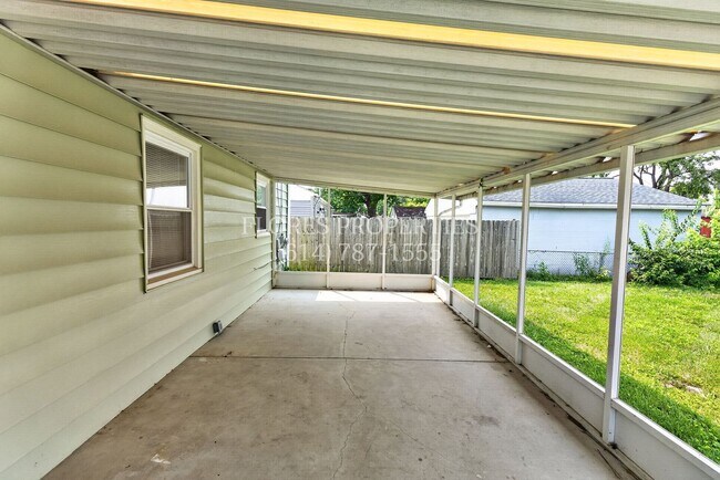 Building Photo - 1136 Pauline Ave