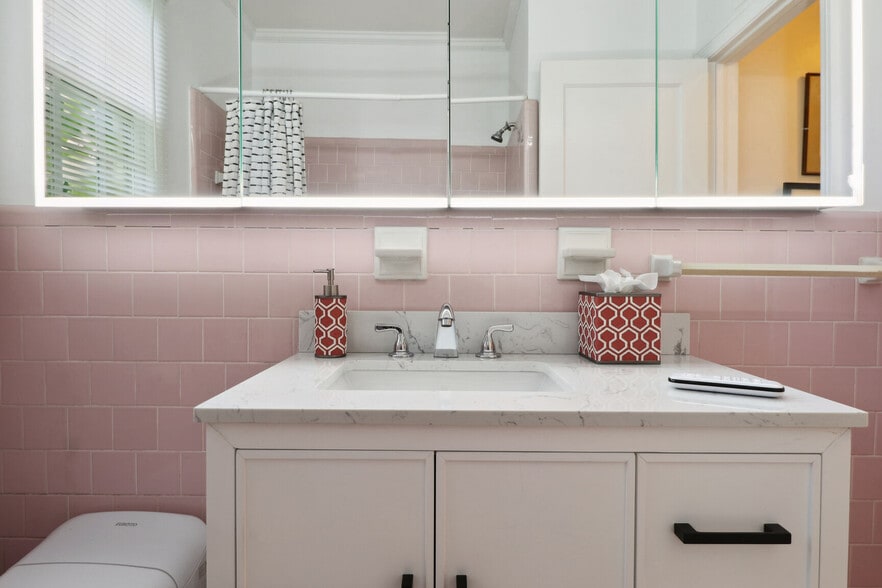 Building Photo - 1616 Skidaway Rd