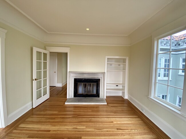 Building Photo - 1BR/1BA Penthouse Level Pacific Heights St...