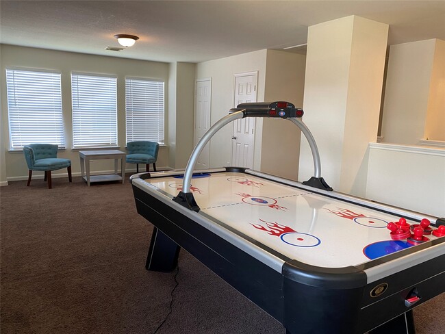 Building Photo - 8138 Wooded Terrace Ln