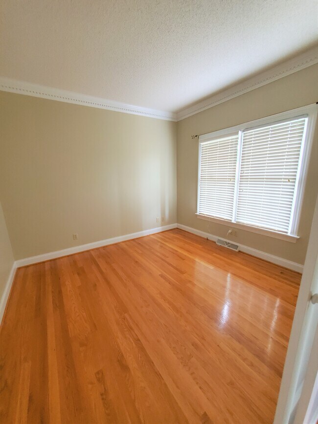 Building Photo - 178 Meadowbrook Cir
