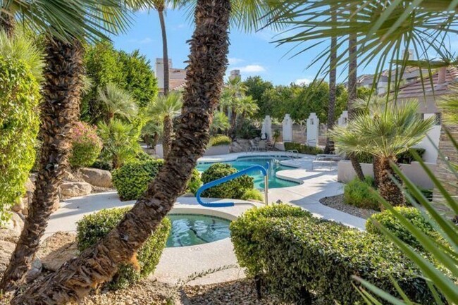 Building Photo - 7222 E Gainey Ranch Rd