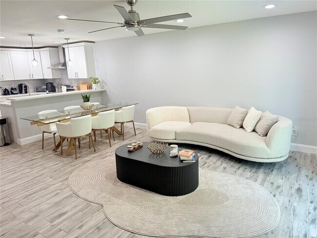 Building Photo - 4312 Silver Falls Dr