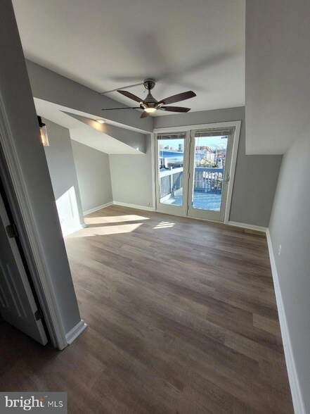 Building Photo - 1929 Gough St