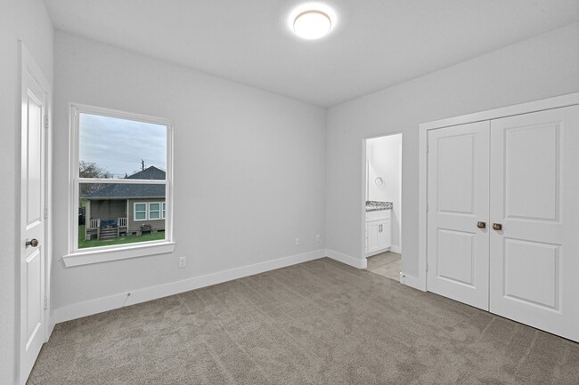 Building Photo - 4677 Bellfort Ave