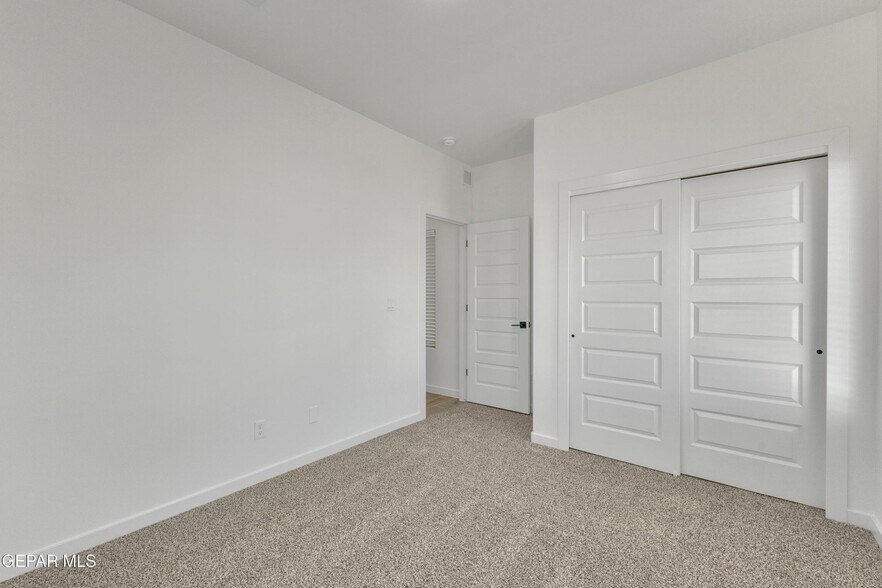 Building Photo - 12716 Middlesbrough Ave