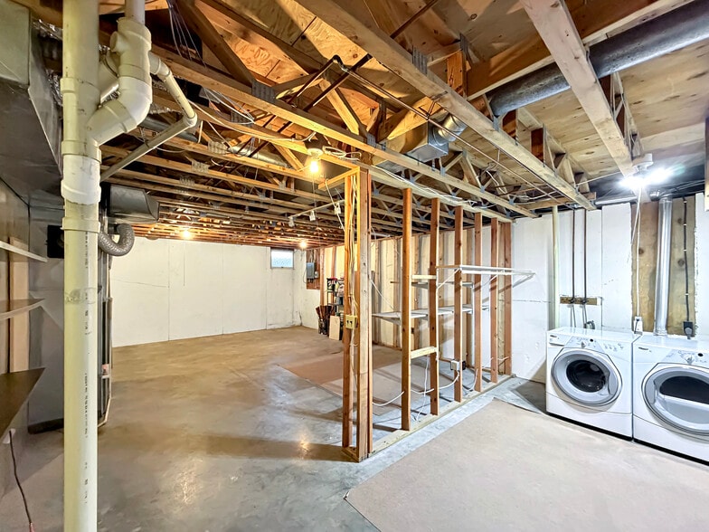 Building Photo - 2303 N Main Ct