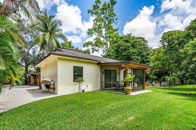 Building Photo - 12466 Quercus Ln