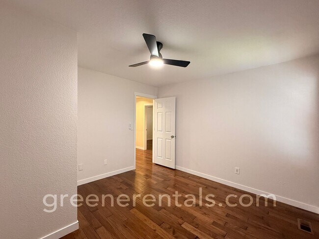 Building Photo - Beautiful 4BD/2.5BA West Olympia Home in Quiet Neighborhood