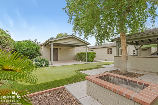 Building Photo - Charming 3Bdm 2Ba Home with Gated Entry an...