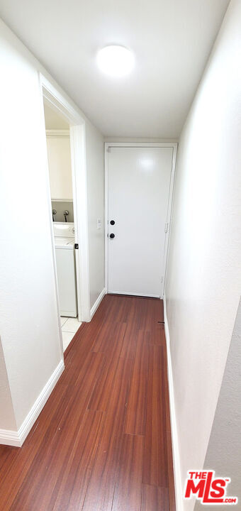 Building Photo - 10000 Hanna Ave