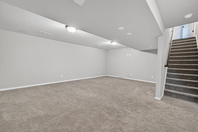 Building Photo - 9720 Winter Basil Dr