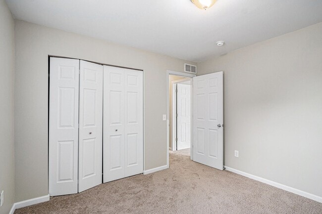 Building Photo - Newer 4 Bedroom for Lease