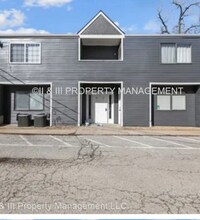 Building Photo - 1505 W 25th Ct