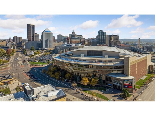 Building Photo - 66 9th St E