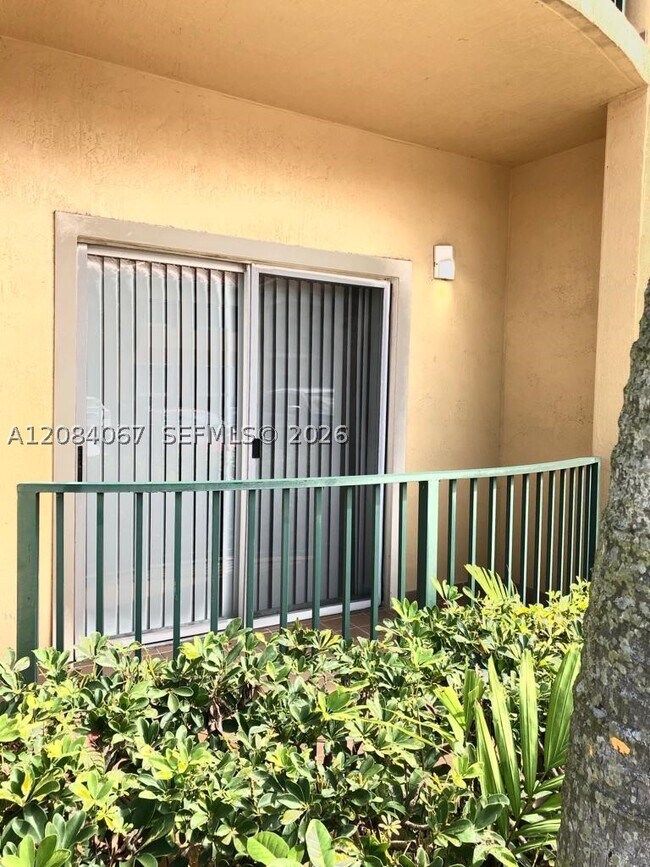 Building Photo - 7250 NW 114th Ave