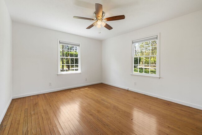 Building Photo - Chiles Avenue